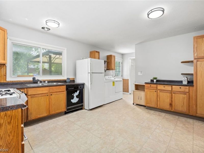 350 Highland Drive, Medina, OH 44256 Photo 2