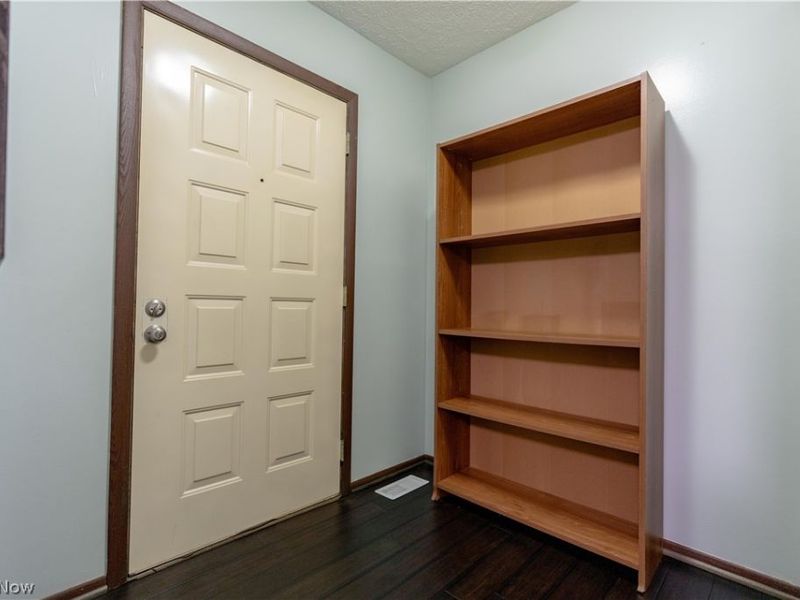 6674 Hills And Dales Road NW, Canton, OH 44708 Photo 18