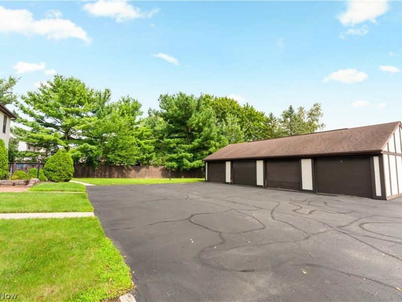 6674 Hills And Dales Road NW, Canton, OH 44708 Photo 34
