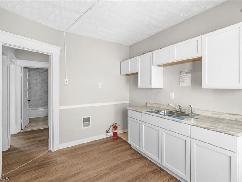 2216 E 82nd Street, Cleveland, OH 44103 Photo 17