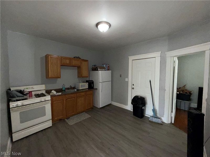 3550 Seymour Avenue, Cleveland, OH 44113 Photo 19