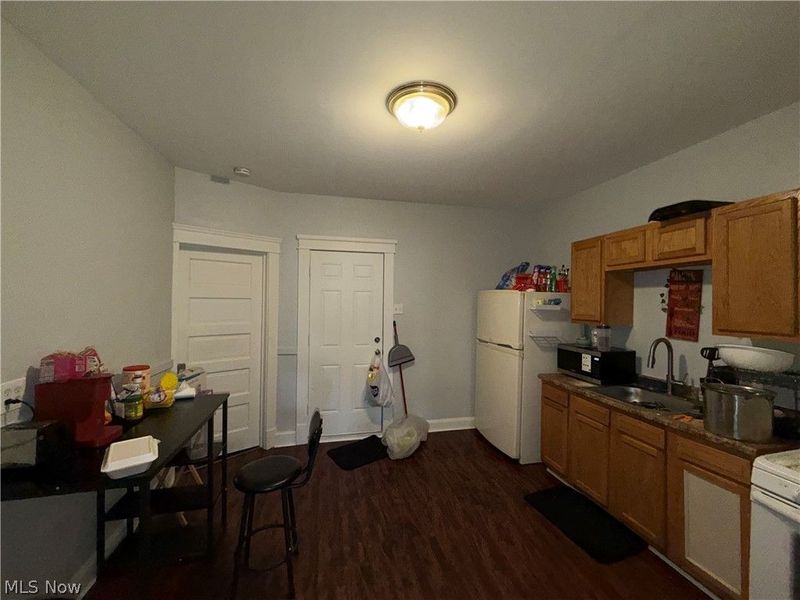 3550 Seymour Avenue, Cleveland, OH 44113 Photo 9
