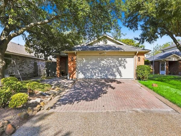 617 Renaissance Place, Cedar Hill, TX 75104