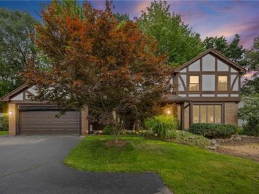 529 Vintage Lane, Rochester, NY 14615