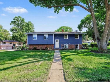 13359 Trendwood Drive, Omaha, NE 68144