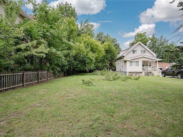 16211 Arcade Avenue , Cleveland, OH 44110
