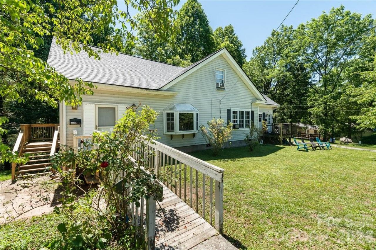 193 Duckworth Avenue, Brevard, NC 28712 Main Photo