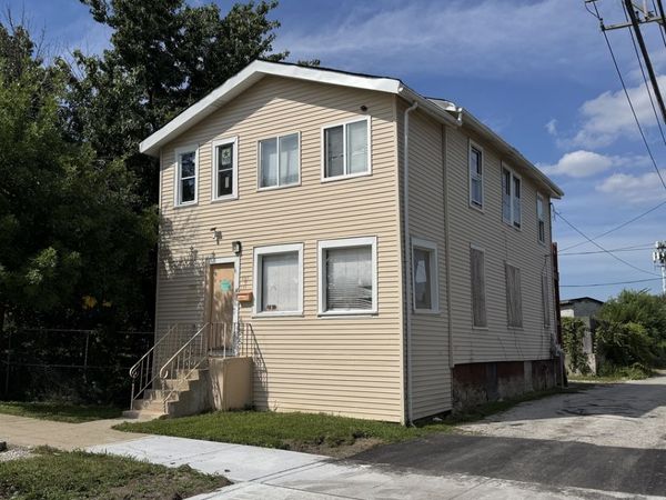1710 W Waseca Place, Chicago, IL 60643