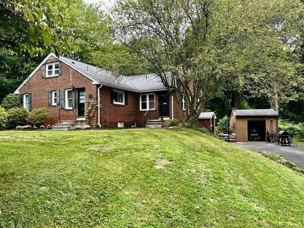 10 Chestnut Street, Hatfield, MA 01038