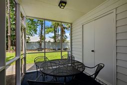 86 Shadow Moss Pl. photo 4