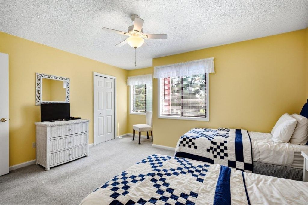 86 Shadow Moss Pl. Photo 31