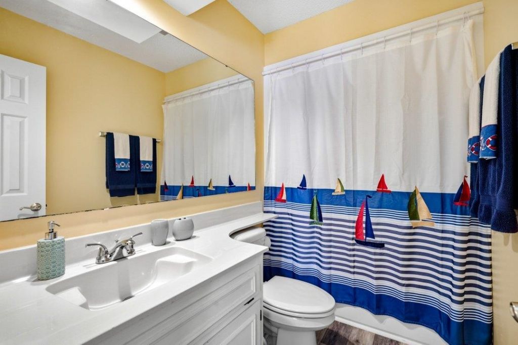 86 Shadow Moss Pl. Photo 32