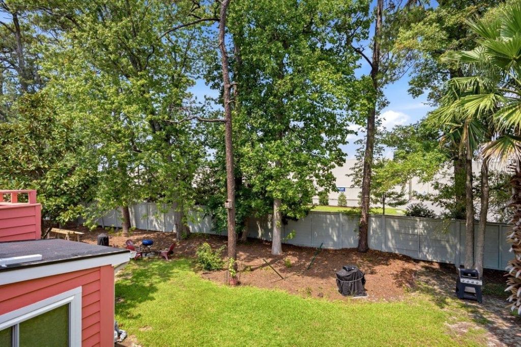 86 Shadow Moss Pl. Photo 35
