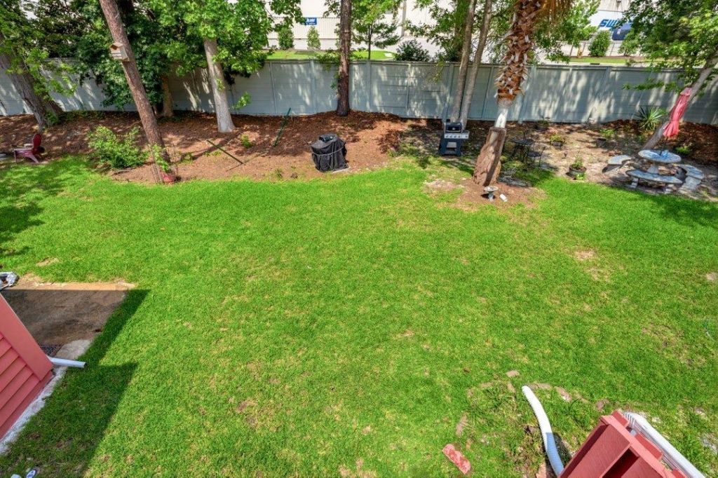 86 Shadow Moss Pl. Photo 36