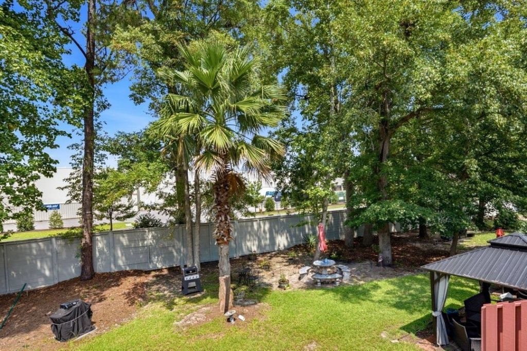 86 Shadow Moss Pl. Photo 37