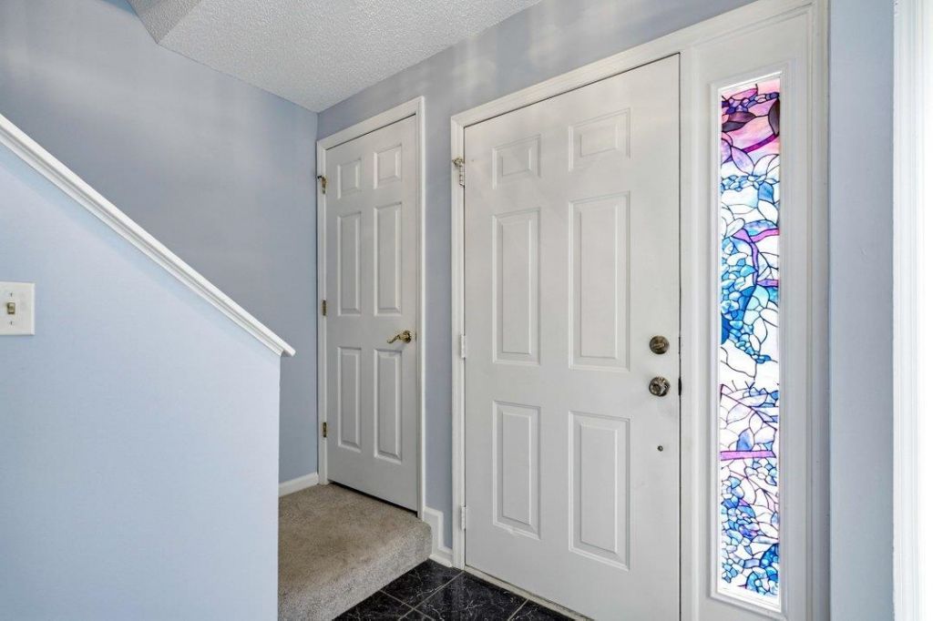 86 Shadow Moss Pl. Photo 7