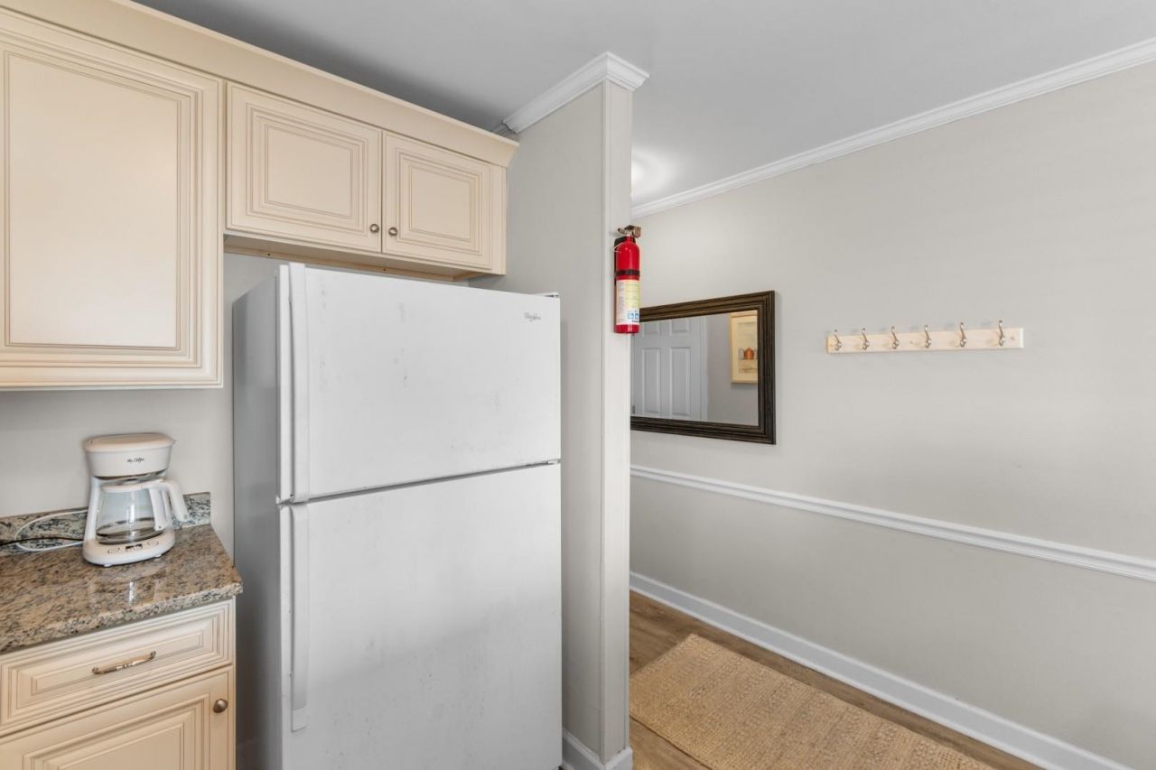 2405 S Ocean Blvd. Photo 7