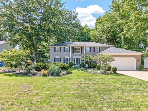 126 Westchester Drive , Amherst, OH 44001