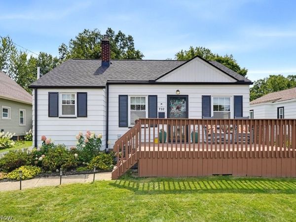 732 Washington Avenue , Cuyahoga Falls, OH 44221