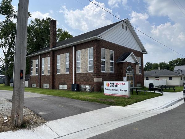 106 W Mulberry Street, South Whitley, IN 46787