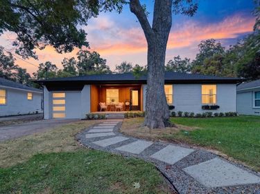 2208 Springhill Drive , Dallas, TX 75228