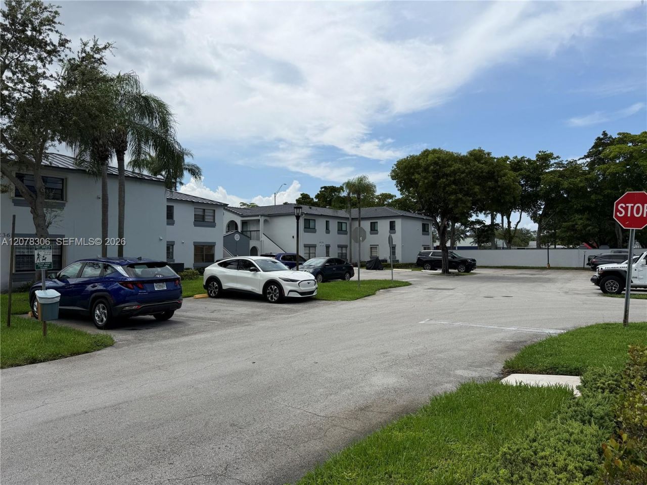 18226 S Mediterranean Blvd, Unit 1603, Hialeah, FL 33015 Photo