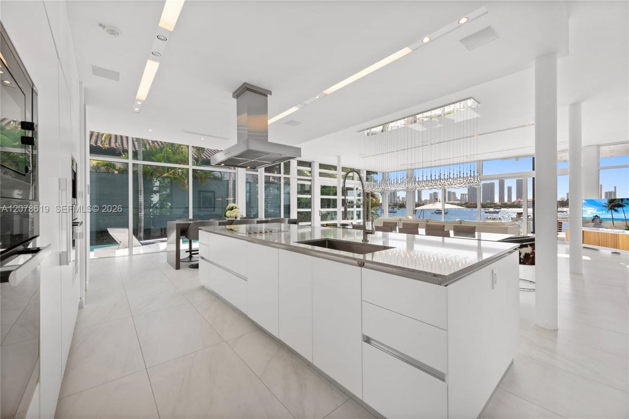440 S Hibiscus Dr, Miami Beach, FL 33139 Photo