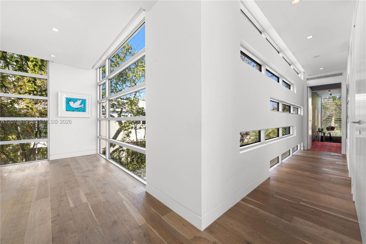 440 S Hibiscus Dr, Miami Beach, FL 33139 Photo