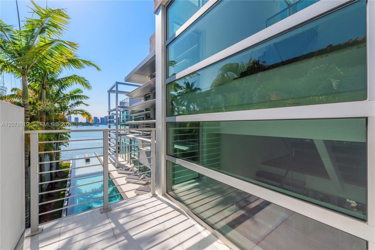 440 S Hibiscus Dr, Miami Beach, FL 33139 Photo