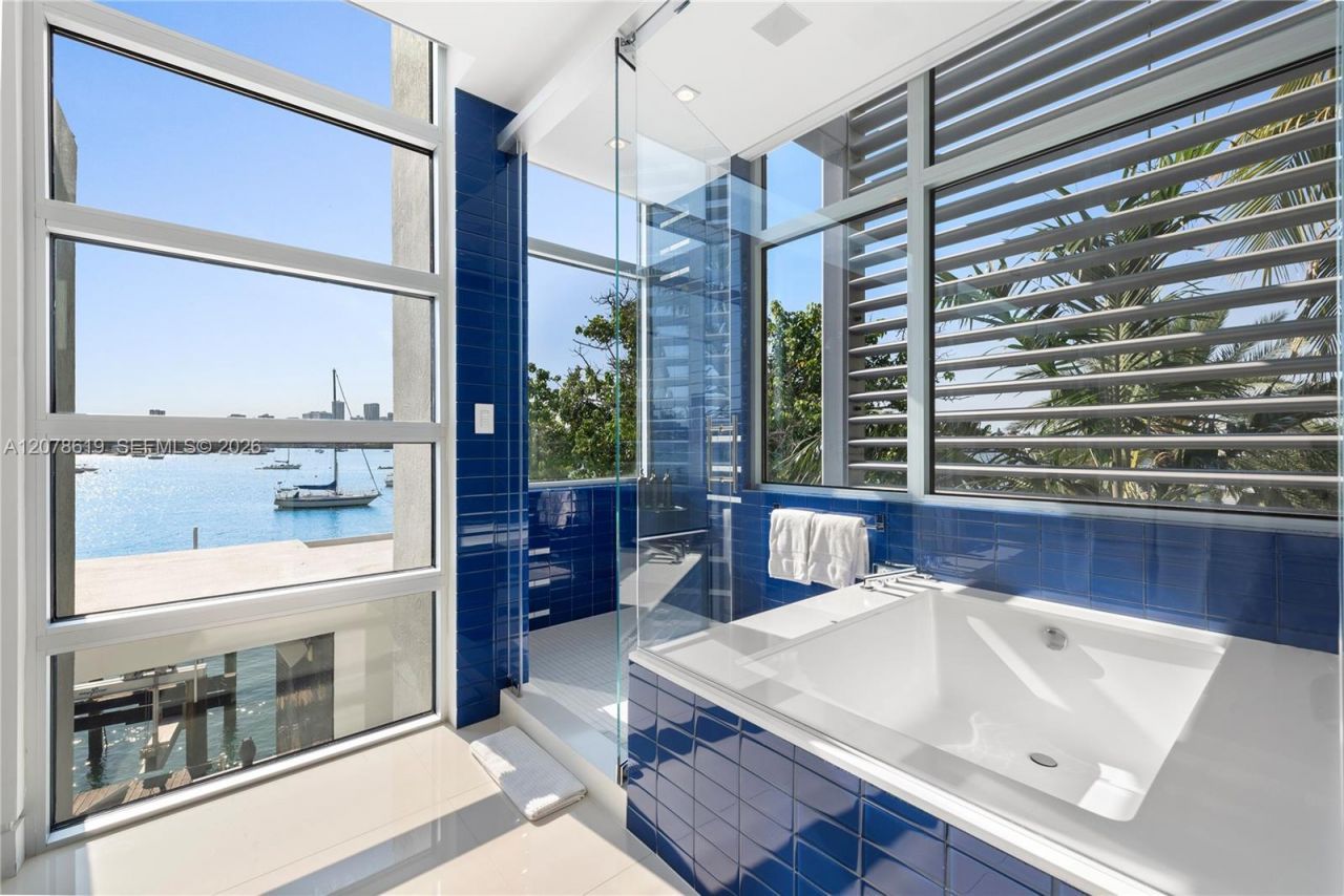 440 S Hibiscus Dr, Miami Beach, FL 33139 Photo
