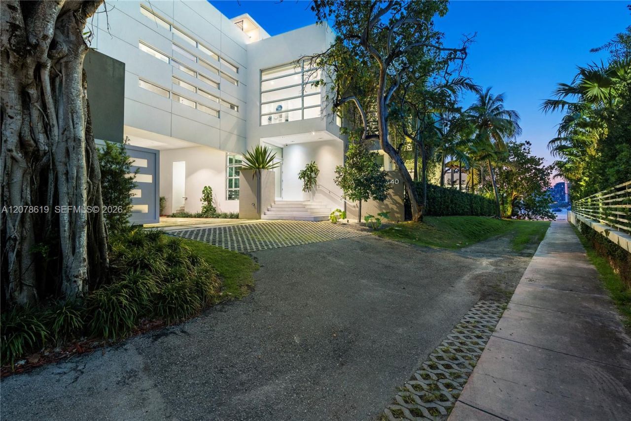 440 S Hibiscus Dr, Miami Beach, FL 33139 Photo