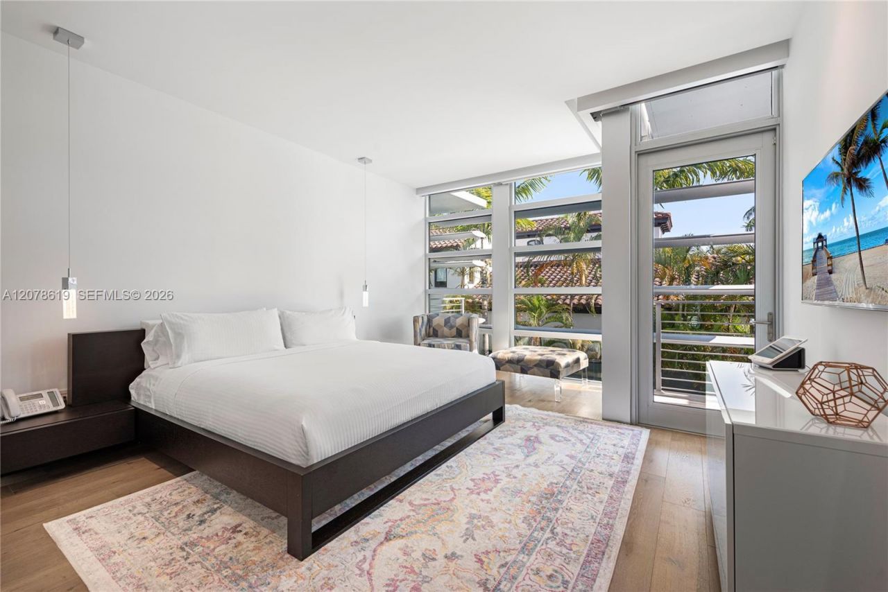 440 S Hibiscus Dr, Miami Beach, FL 33139 Photo