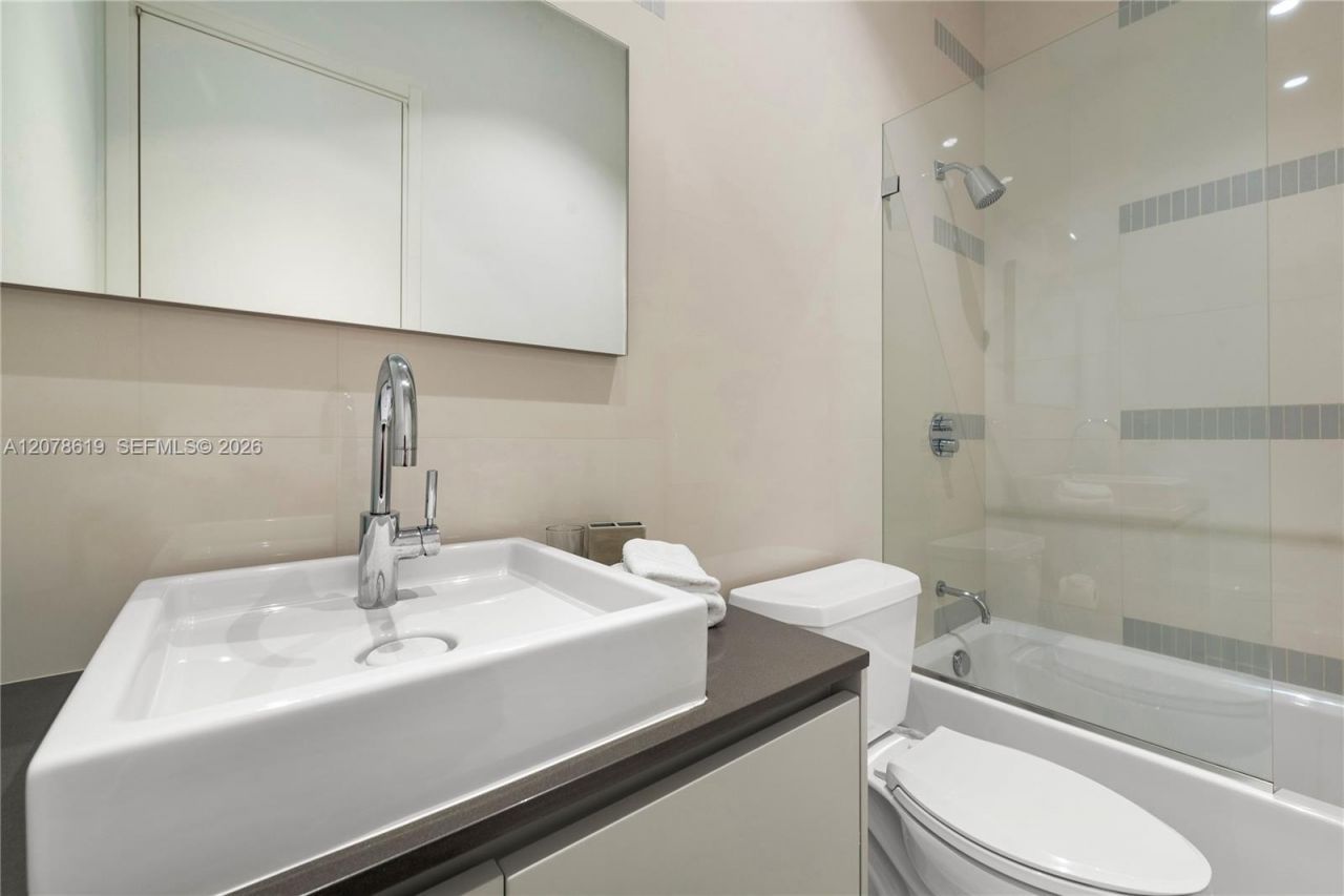 440 S Hibiscus Dr, Miami Beach, FL 33139 Photo