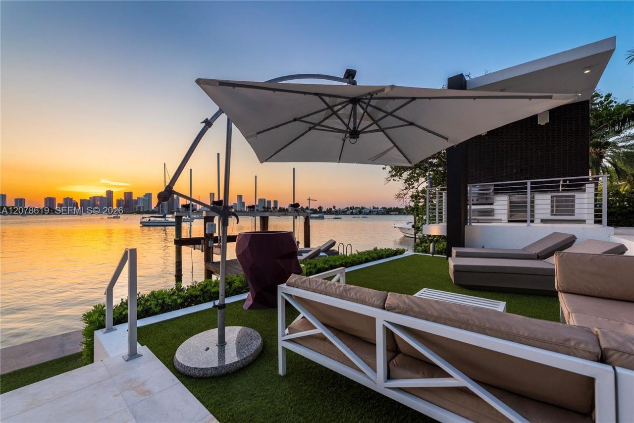 440 S Hibiscus Dr, Miami Beach, FL 33139 Photo