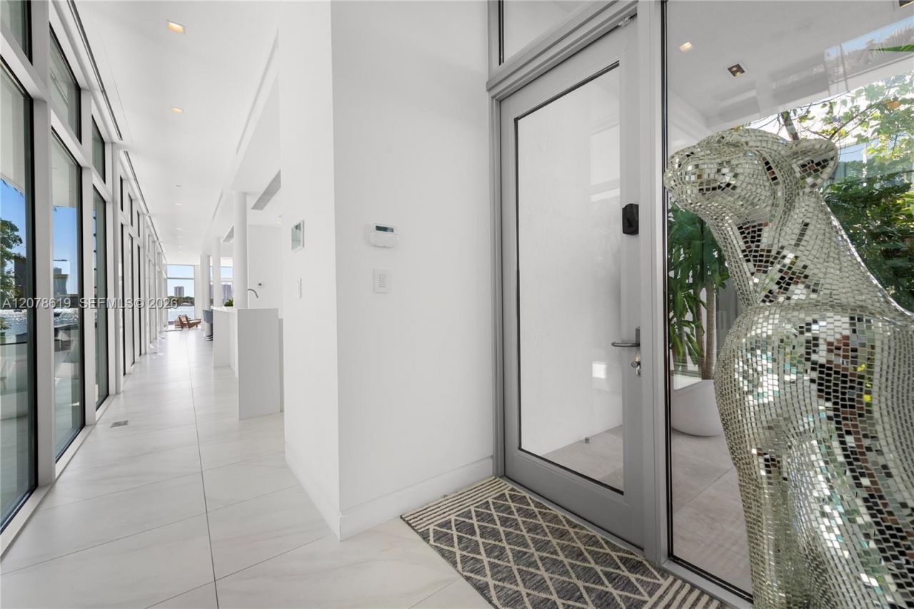 440 S Hibiscus Dr, Miami Beach, FL 33139 Photo