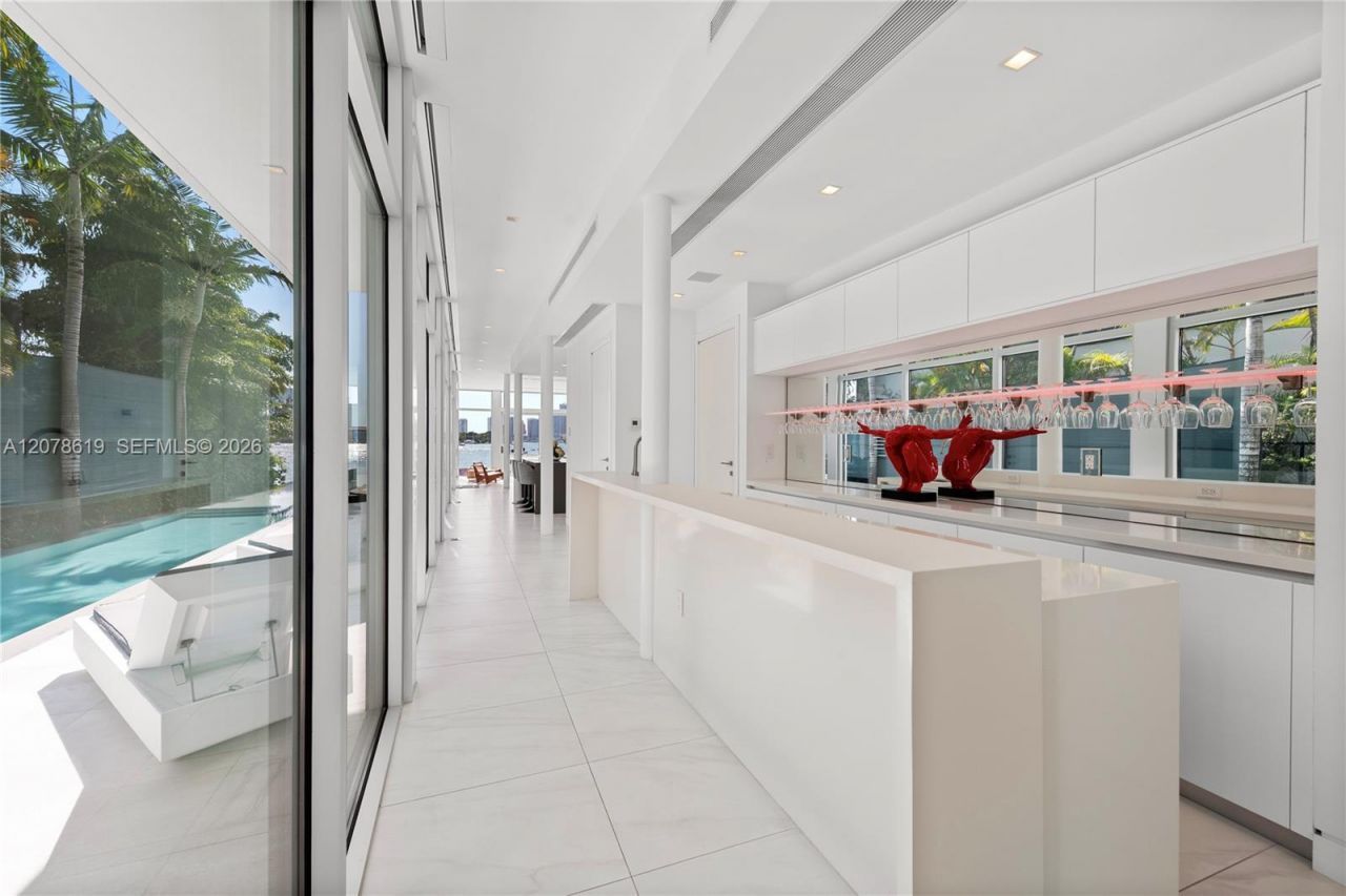 440 S Hibiscus Dr, Miami Beach, FL 33139 Photo