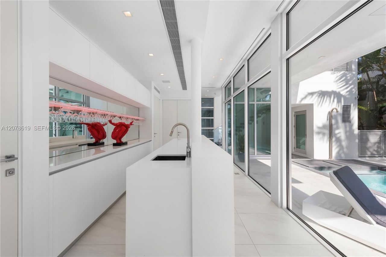 440 S Hibiscus Dr, Miami Beach, FL 33139 Photo