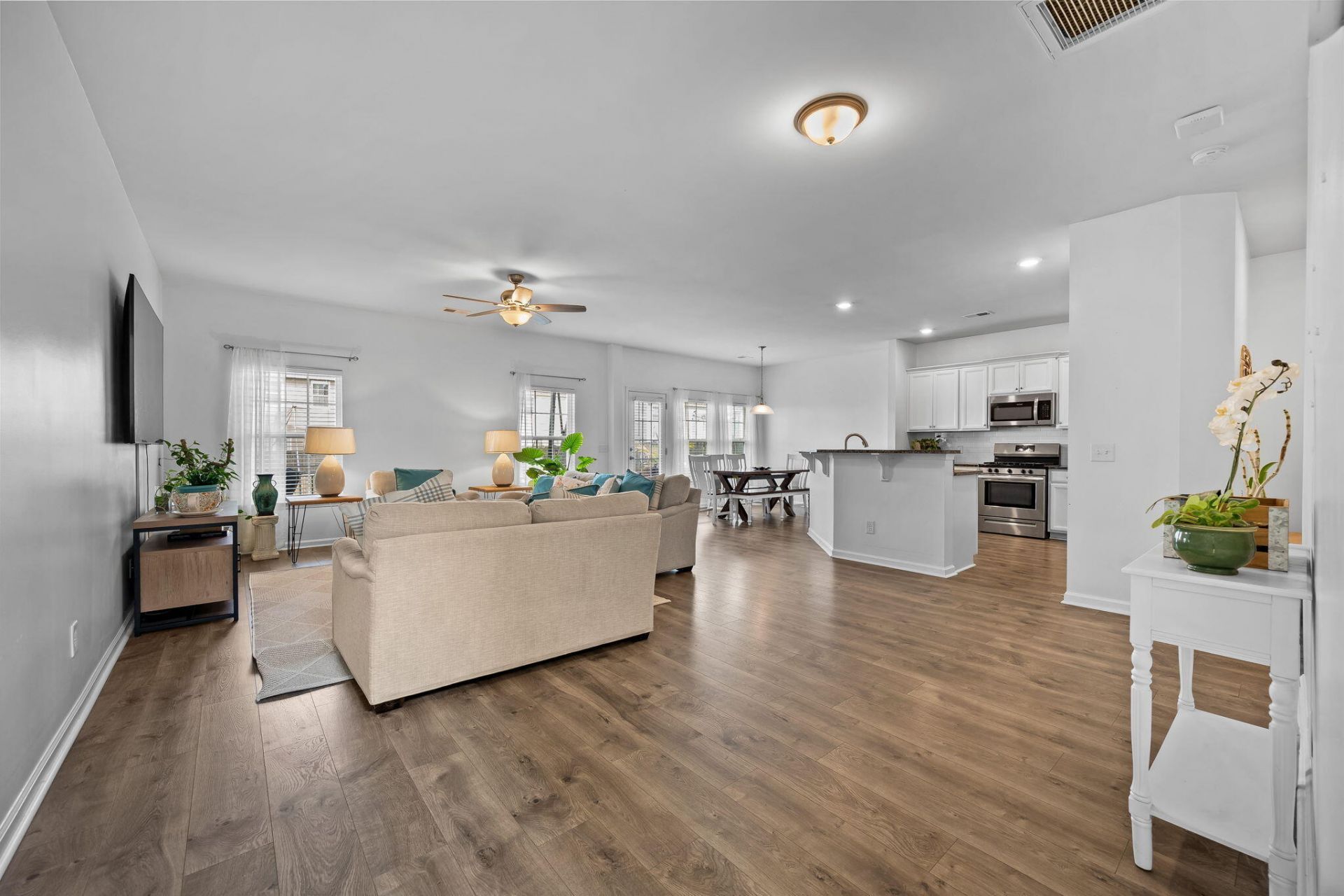 5212 American Holly Lane Photo 6