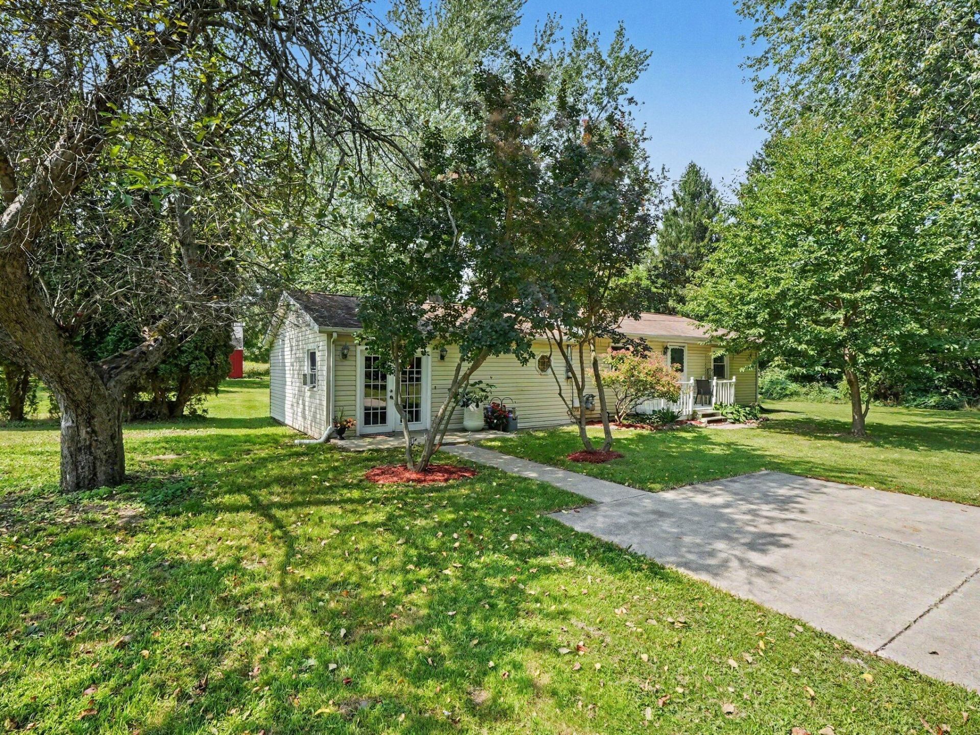 9000 N Meridian Road, Pleasant Lake, MI 49272 Main Photo
