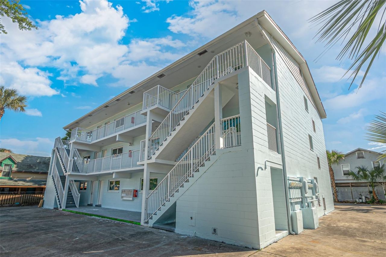 208 N Halifax Avenue , Daytona Beach, FL 32118 Photo