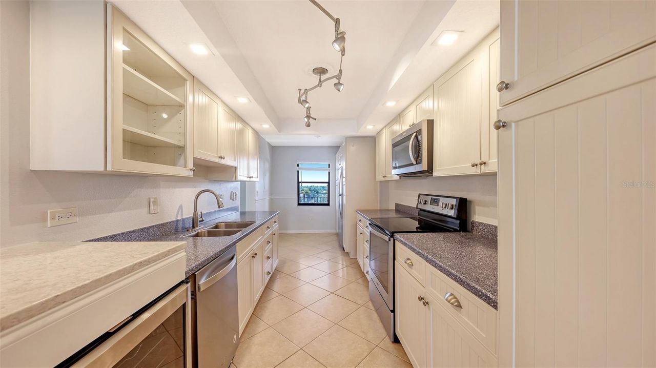 420 Beach Road, Unit 706, Sarasota, FL 34242 Photo