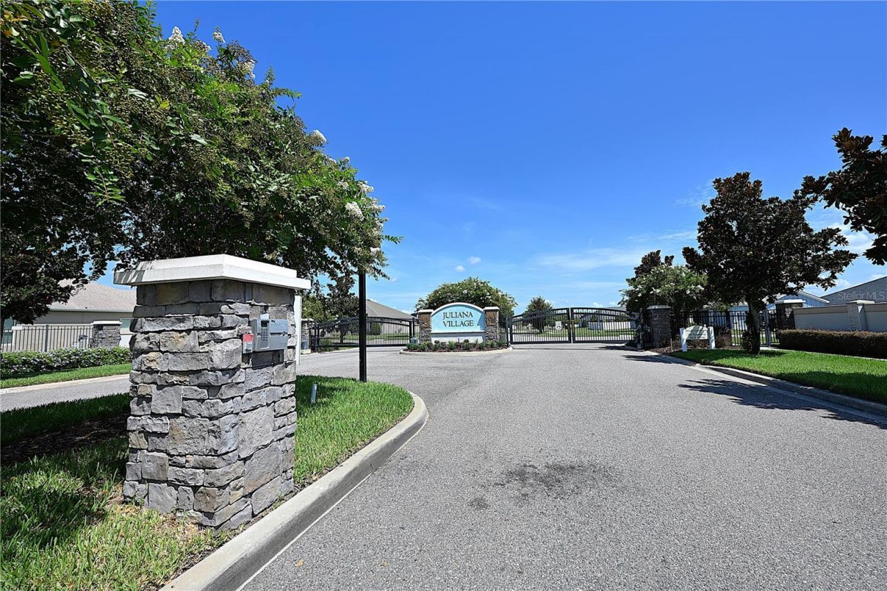 299 Travelers Creek Drive, Auburndale, FL 33823 Photo