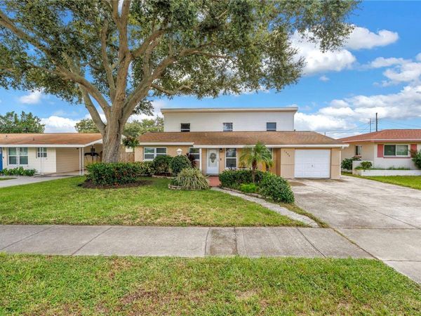 7999 RIDGE ROAD , SEMINOLE, FL 33772