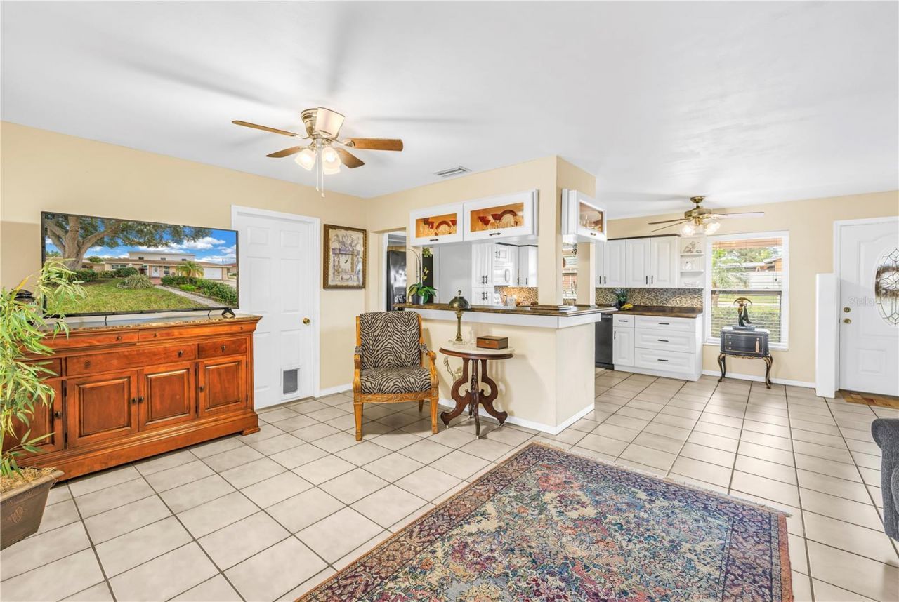 7999 Ridge Road , Seminole, FL 33772 Photo