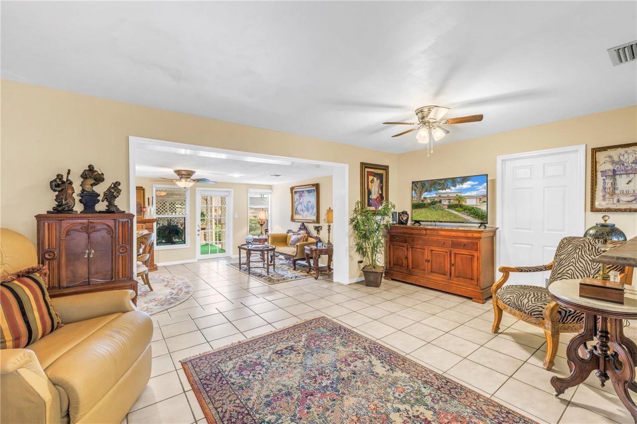 7999 Ridge Road , Seminole, FL 33772 Photo