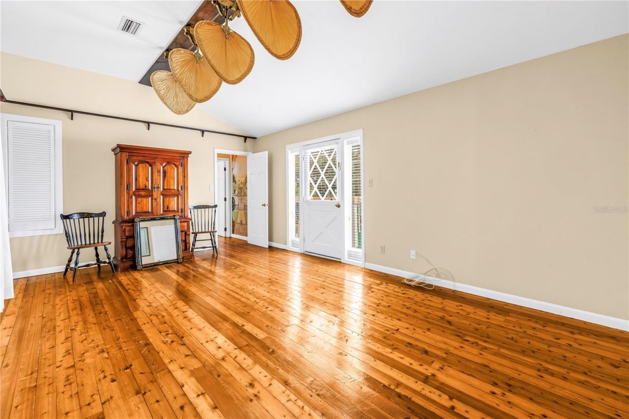 7999 Ridge Road , Seminole, FL 33772 Photo