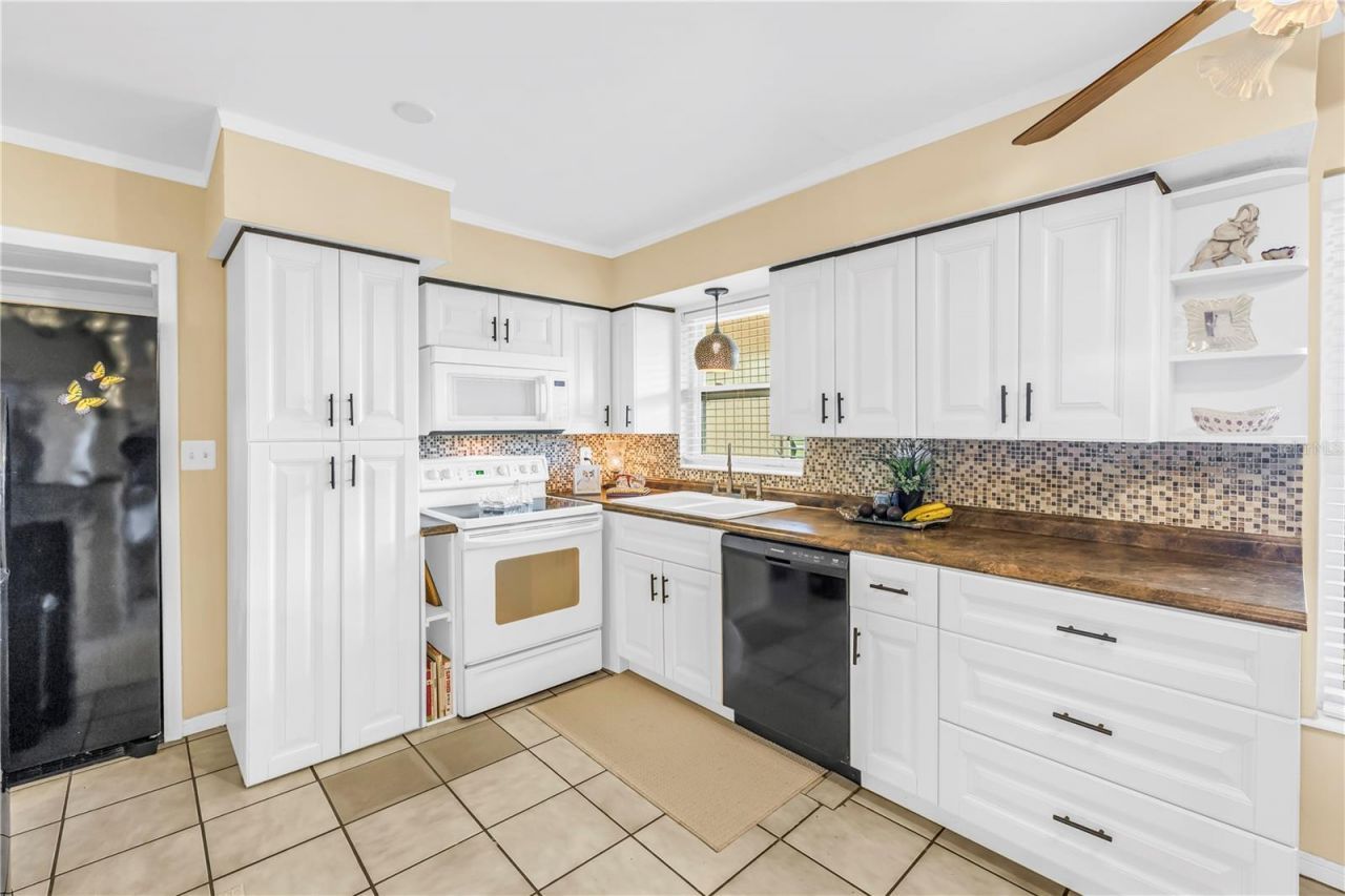 7999 Ridge Road , Seminole, FL 33772 Photo