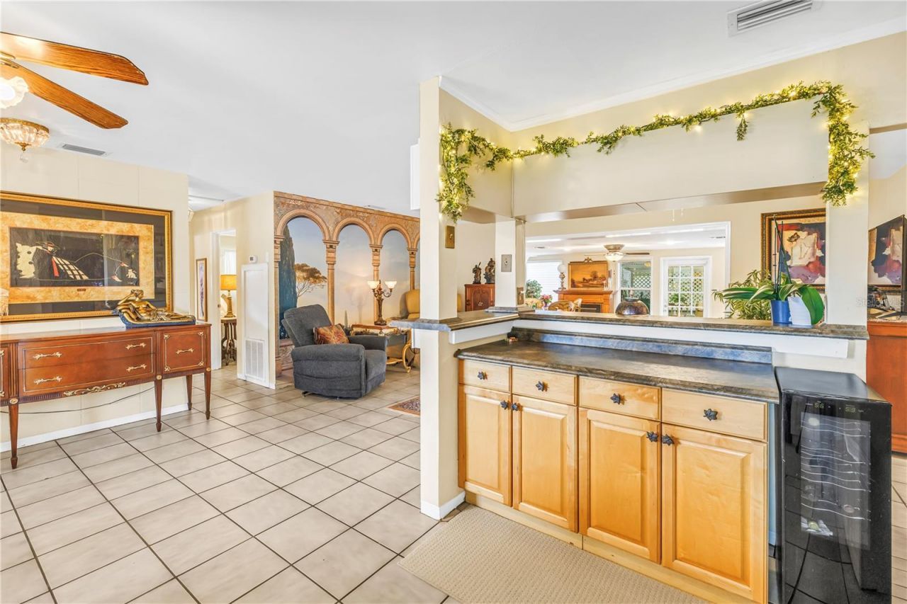 7999 Ridge Road , Seminole, FL 33772 Photo