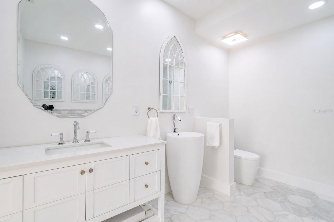 2900 Gulf Boulevard, Unit 108, Belleair Beach, FL 33786 Photo