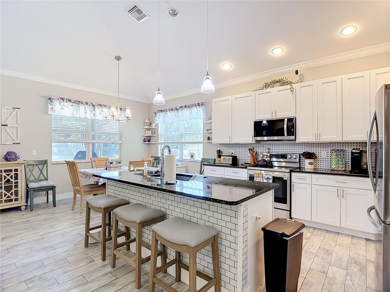 108 Oak Knolls Circle , Sebring, FL 33876 Photo